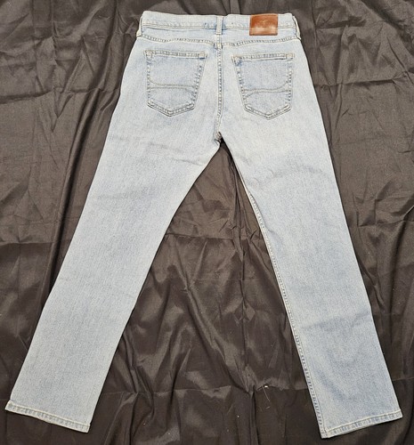 NWOT Hollister Men's 30x30 Distressed Slim Straight w/*EF, Light Wash Jeans - Picture 5 of 12