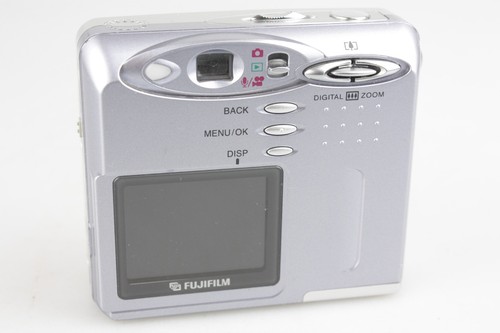 Originalverpackte Fujifilm Finepix 30i 2mp digitale Kompaktkamera + MP3-Recorder Player LESEN! - Bild 5 von 13
