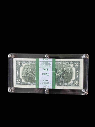 100 TWO DOLLAR STAR NOTES UNCIRCULATED SEQUENTIAL - WITH ACRYLIC DISPLAY CASE - Picture 4 of 7