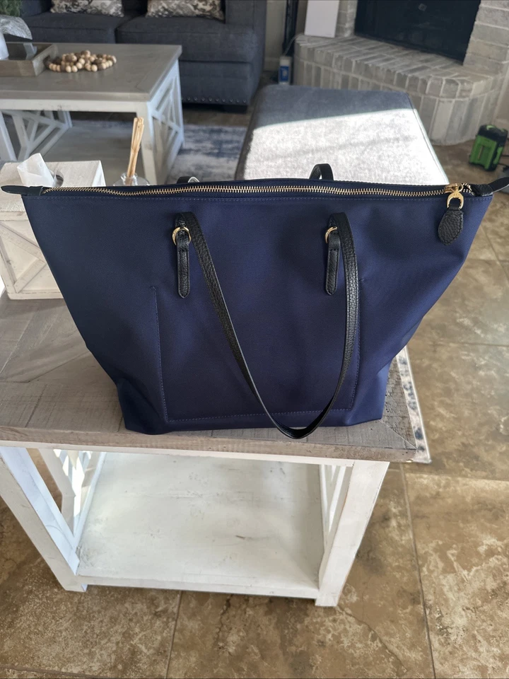 Bolso de Mano Lauren Ralph Lauren Azul Marino - Nylon con Correas de Cuero Negro Foto 2 de 4