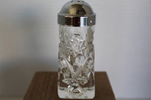 Vintage Anchor Hocking Cut Glass Salt & Pepper Shaker Set Star Prescut - Picture 6 of 7