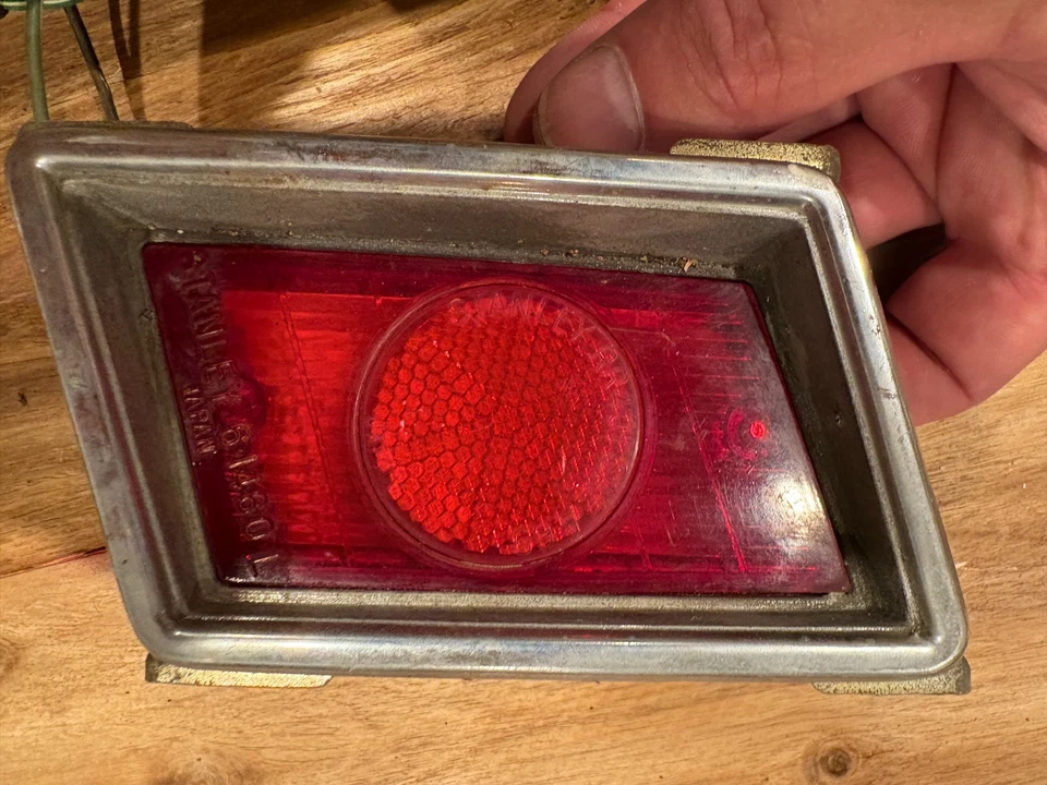 Dodge Colt 1972 luz trasera luz trasera y marcador lateral OEM Stanley 62506L Japón Foto 3 de 4