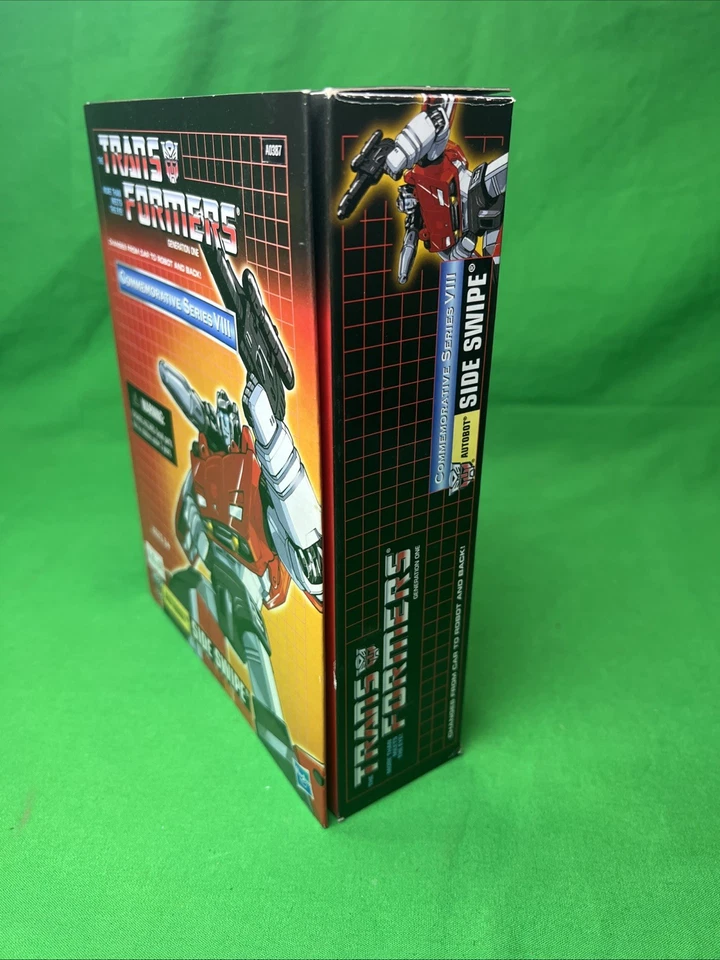 Transformers Hasbro G1 Reissue Sideswipe TRU Exclusive Commemorative Series VIII - Image 4 of 4