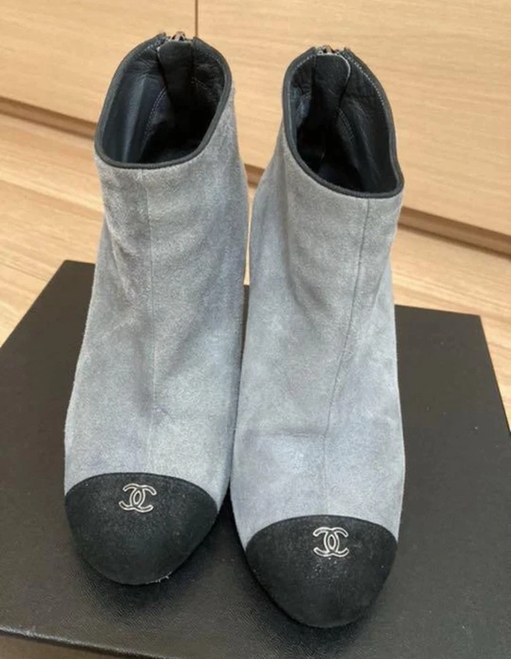 CHANEL Gray With Black Cap Suede Short Boots With Coco Logo Size 36.5 US 6 - Image 3 of 4
