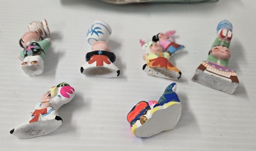 Vintage Chinese Clay Miniature Figurines Lot Of 6 Mini Hand painted Figures - Picture 6 of 6