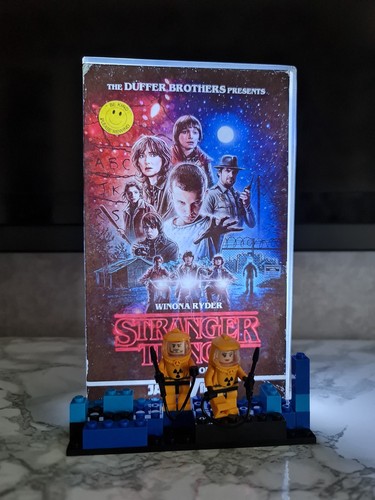 Stranger Things Lego Mini Figure and LED Custom VHS Lamp. - Bild 2 von 9