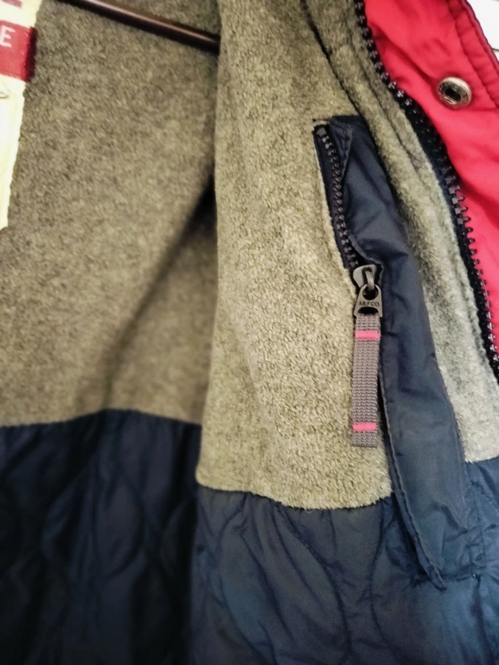 Bolsillos interiores vintage Y2K Abercrombie & Fitch azul marino con capucha parques detalles rojos M Foto 4 de 4