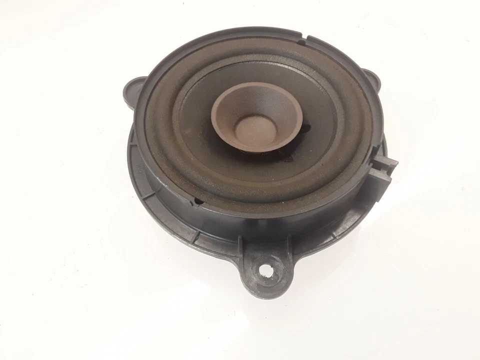 Renault Megane mk3 2010 LHD 1.5d 81kw  Front left door speaker - Image 4 of 4