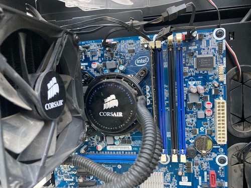 Corsair Obsidian 650D Mid-Tower Gehäuse mit Intel DH67BL und i5 2500K + AIO - Bild 15 von 20