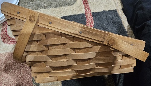 1987 Signed Handwoven Longaberger Angled Veggie Basket W/Swinging Handles E77 - Picture 1 of 7