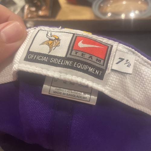 De colección Nike Minnesota Vikings Lateral Púrpura V Lana 7 1/2 Ajustado Nuevo Con Etiquetas - Imagen 9 de 10