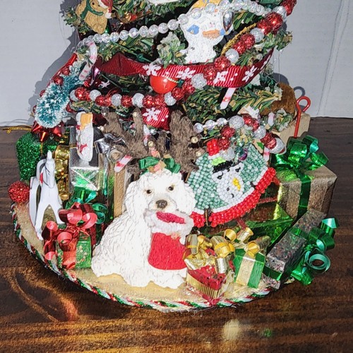 Miniature Artisan Christmas Tree w/Lights 10" Table Top w/Toys and Gifts - Picture 5 of 8