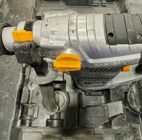 Titan TTB631SDS 6.3kg Nuevo Taladro SDS Plus y Kit de Accesorios de 22 Piezas 230-240v - Imagen 3 de 4