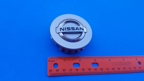 NISSAN 2 3/4 INCHES ARMADA FRONTIER PATHFINDER WHEEL RIM HUB CAP CENTER OEM B22 - Picture 2 of 3