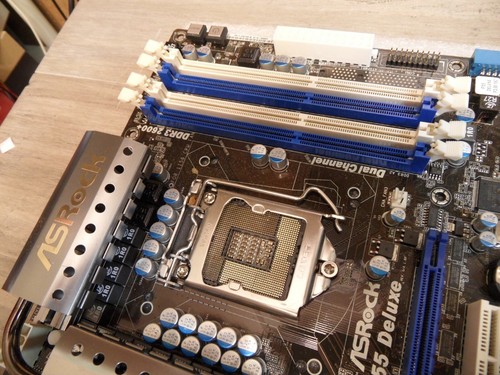 ASRock P55 Deluxe Motherboard For Parts Lights Come On No Video - Picture 9 of 12