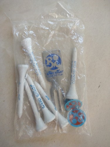 Juego de golf Rio Mar Country Club de colección nuevo en paquete ~ Tees Divot herramienta marcadores de pelota - Imagen 1 de 2