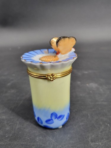 Vintage Bombay Co. 4.5" Porcelain Candle Holder Hinged Lid Butterfly Trinket Box - Picture 12 of 24