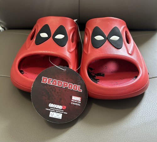 BNWT MEN'S MARVEL COMICS - GROUND UP - DEADPOOL SLIDES SANDALS US SIZE 7 - Picture 2 of 14