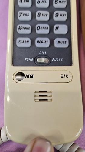 Vintage AT&T Trimline 210 Phone Touchtone Wall/ Table Telephone, Tested/Works - Picture 5 of 7