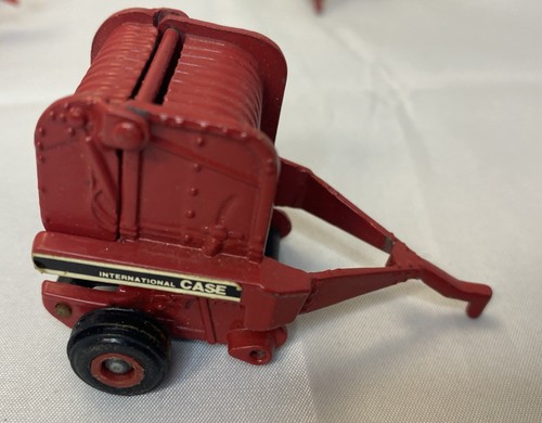 Ertl Case IH 7210 TRAKTOR & Anbaugerät Set - 1.64 Pflanzgefäß Spritze Scheibenbailer - Bild 8 von 12