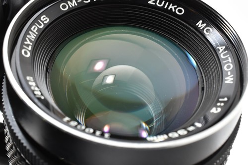 [Casi COMO NUEVO] Lente gran angular Olympus Zuiko MC Auto-W 35 mm f/2... - Imagen 12 de 19