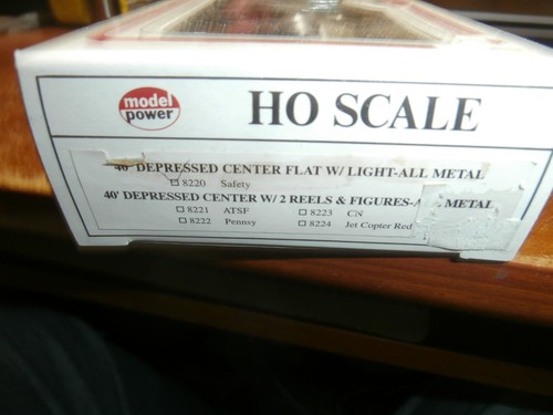 MODEL POWER HO # 8220 DIECAST DEPRESSED CENTER FLATCAR W/LIGHT-SAFETY - Picture 4 of 4