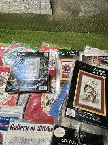 Lot Cross Stitch Kits Christmas Golden Bee Elsa Williams Bucilla Colortex Vtg - Picture 6 of 7