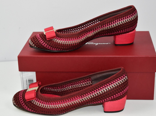 Nuevo en caja Salvatore Ferragamo Talla 8 C Vara WRT Tela Crochet Logo Lazo Tacón Bajo Bombas - Imagen 5 de 15