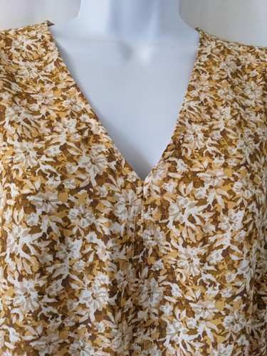 Dress Primark Medium Ditsy Floral In Yellow & White V Neck Viscose/ Nylon Midi - Picture 9 of 9