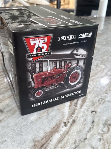 Ertl 1938 Farmall M Tractor 75th Anniversary Tractor Supply NIB - Picture 4 of 8