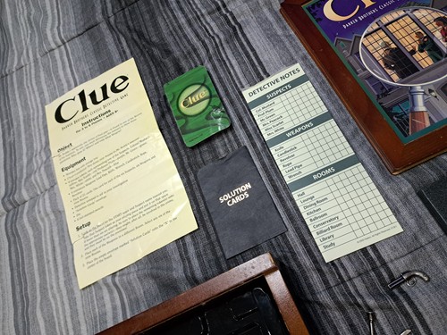 Clue Holzkiste KOMPLETT Parker Brothers 2009 Vintage Spielesammlung Bücherregal - Bild 3 von 4