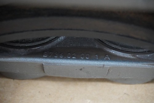 Pinza de freno delantera derecha del lado del pasajero Mercedes CLA 45 AMG 2014 OEM B73682001A - Imagen 6 de 7