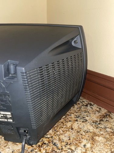 Sony Trinitron Color TV 13" KV-13FM13 CRT Retro Gaming Vintage NO REMOTE TESTED - Picture 8 of 10