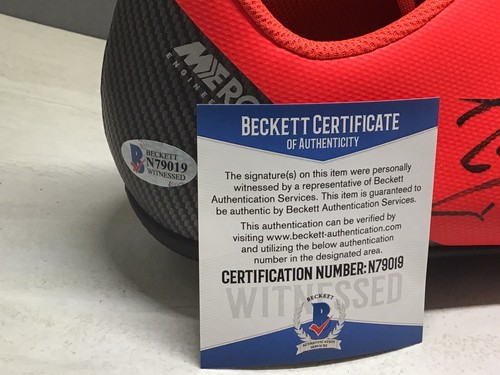 Cristiano Ronaldo Signed Nike Soccer Cleat CR7 Auto Beckett Witnesses COA 1A - Picture 5 of 9
