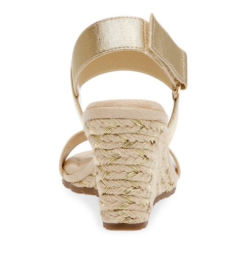 $89 Anne Klein Women's Sly Dress Wedge Sandals Platinum - Picture 3 of 5