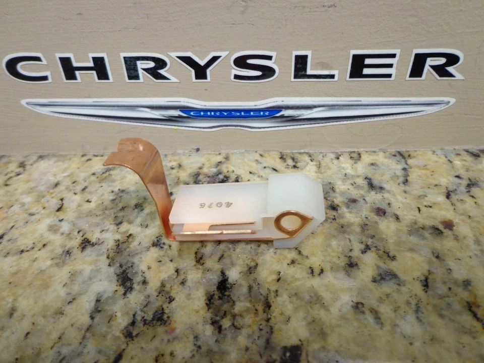 84-24 Chrysler Dodge Jeep Ram Nuevo Interruptor de Freno de Estacionamiento Mopar Fabricante Original Foto 2 de 2