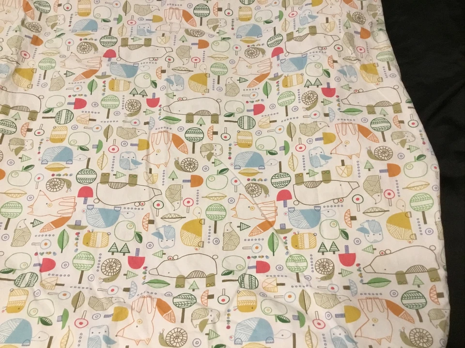 Sábana ajustable Land of Nod para cuna/niño pequeño alta naturaleza sendero animales hoja de árbol verde Foto 3 de 4