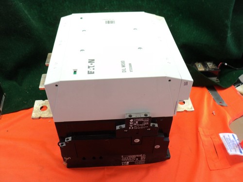 EATON    CONTACTOR  XTCE580N  broken mounting points - Picture 1 of 8