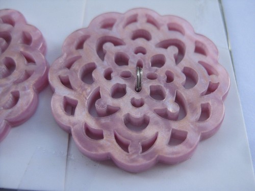 35mm ExLrge Fancy Glossy Pierced Iridescent Pink Floral Sewing Buttons Set 2 - Picture 3 of 6