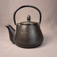 Wuhan Black Cast Iron Teapot With Beehive Profile 4x4" Pot