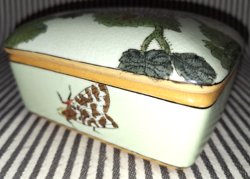 HomART BUTTERFLY CATAPILLAR ASIAN MOTH LIFE CYCLE POTTERY COVERED TRINKET BOX - Picture 4 of 8