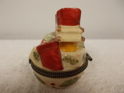 Villeroy & Boch Holiday Christmas Treats Santa's Sleigh Hinged Trinket Box - Picture 4 of 6