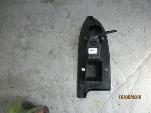 ALFA ROMEO GIULIETTA NSR PASSENGER SIDE REAR WINDOW SWITCH - Picture 2 of 2