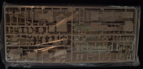 Pit Road Skywave 39 US Navy Lenkwaffenkreuzer USS GG47 Ticonderoga 1:700 WL - Bild 3 von 6
