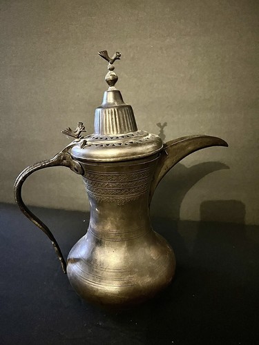Tetera vintage de latón macizo grabada a mano - Imagen 5 de 10
