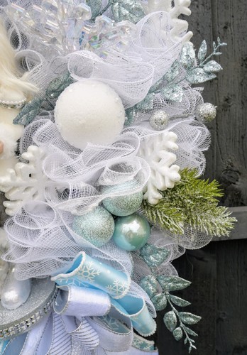 Winter Wonderland Extra Large Christmas Nutcracker Wreath, silver ice blue - Picture 6 of 11