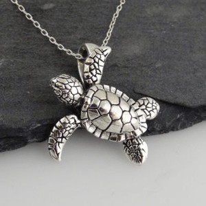 Sterling Silver 3D Sea Turtle Pendant Necklace 18 Inch Chain