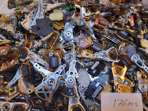 235+ Piezas Computadora Disco Duro Actuador Brazos Conectores Chatarra Oro Recuperación Plata - Imagen 4 de 16