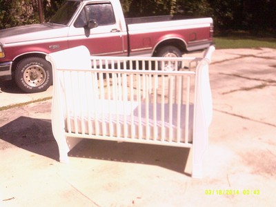 Simmons Baby Cribb Sleigh With Mattress White Excellent Condition