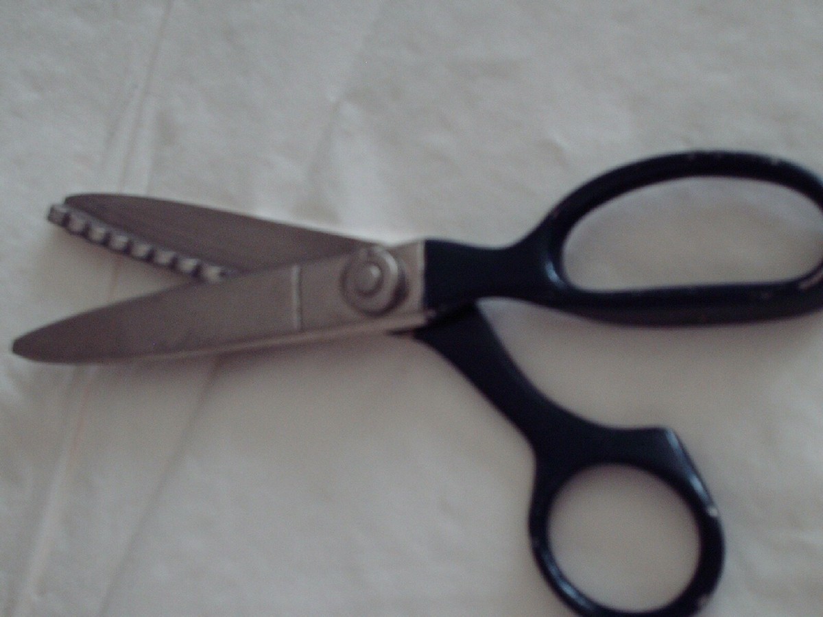 Vintage Wiss Pinking Shears Scissors Model SN7 Scalloping Cutting